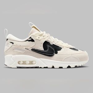 Nike Women's Sneakers in Black and Cream